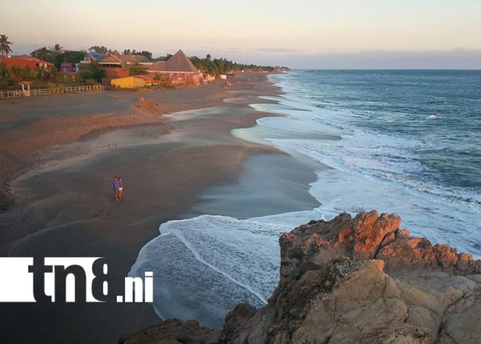 Foto: Acompañamiento de autoridades en Poneloya /TN8 Foto: Acompañamiento de autoridades en Poneloya /TN8