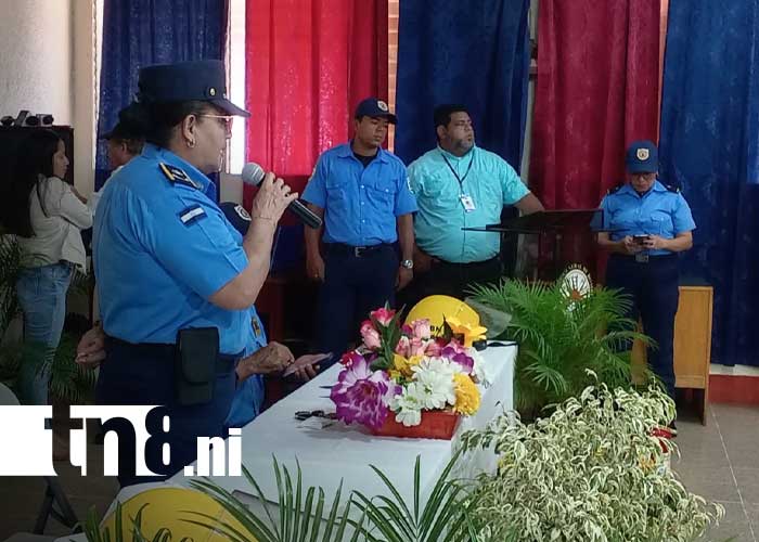 Foto: Capacitación a bomberos previo a diciembre / TN8