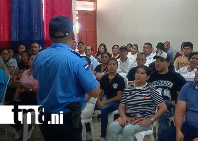 Foto: Capacitación a bomberos previo a diciembre / TN8 Foto: Capacitación a bomberos previo a diciembre / TN8