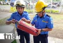 Foto: Inspección de puestos de pólvora por parte de bomberos / TN8