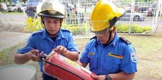 Foto: Inspección de puestos de pólvora por parte de bomberos / TN8
