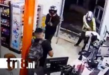 Robo de película en una tienda de conveniencia en Managua ¡Arrasaron con todo! Foto: Robo armado en una tienda de conveniencia de un barrio de Managua / TN8