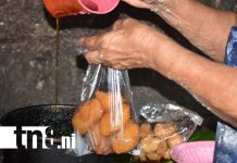 El sabor de la tradición: 40 años de buñuelos leoneses con Doña Cruz Téllez Foto: Buñuelos leoneses, tradición desde León / TN8