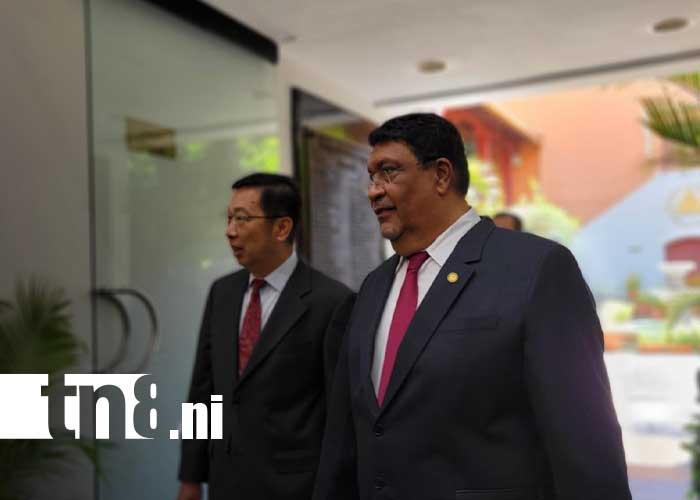 Foto: Reconocimiento especial al embajador de China en Nicaragua, Chen Xi / TN8