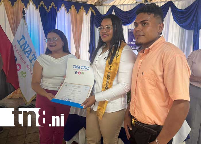 Foto: Graduación de técnicos en el Centro Tecnológico de Chinandega / TN8