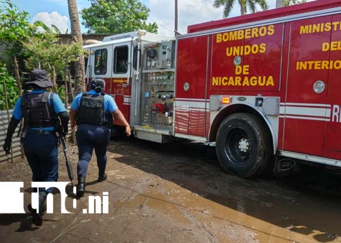 Foto: Incendio en una vivienda del Distrito VI de Managua / TN8