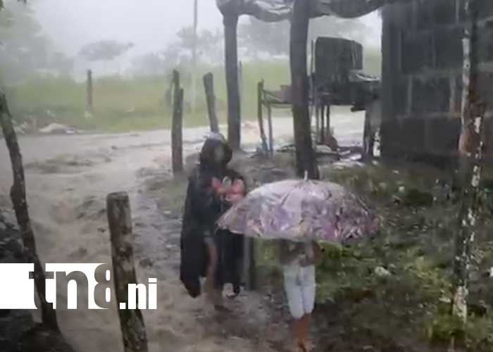 Foto: Grandes corrientes casi causan tragedia en Santo Tomás, Chontales, / TN8