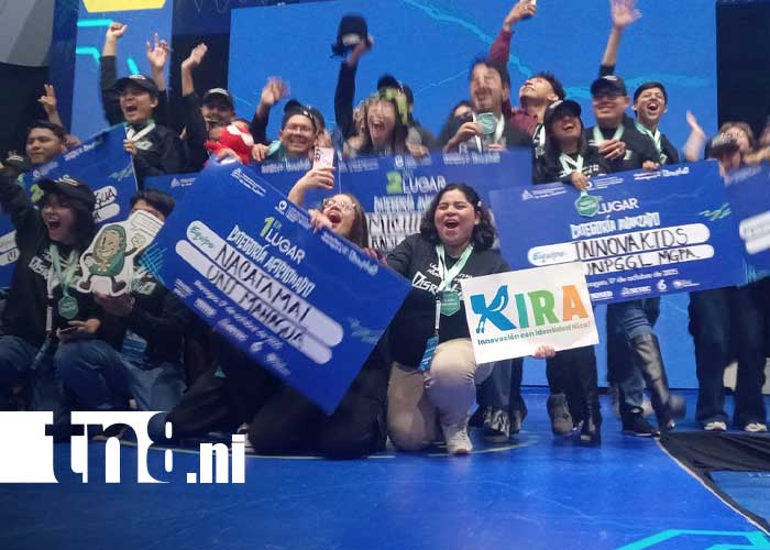 Foto: Ganadores del Hackathon Disruptivo 2025 / TN8