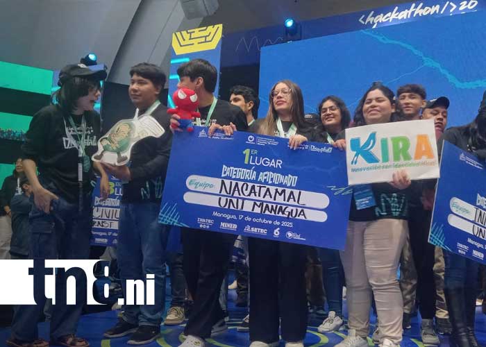 Foto: Ganadores del Hackathon Disruptivo 2025 / TN8