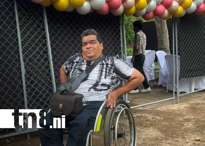 Foto: Don Wilfredo, el experto en fotografía para las promociones escolares en Nicaragua / TN8