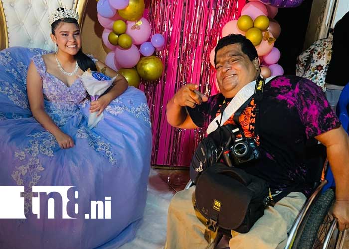 Foto: Don Wilfredo, el experto en fotografía para las promociones escolares en Nicaragua / TN8