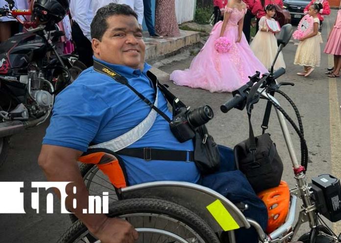 Foto: Don Wilfredo, el experto en fotografía para las promociones escolares en Nicaragua / TN8 Foto: Don Wilfredo, el experto en fotografía para las promociones escolares en Nicaragua / TN8