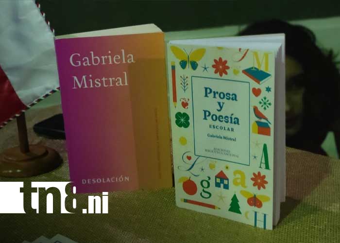 Foto: Noche literaria en honor a Gabriela Mistral / TN8