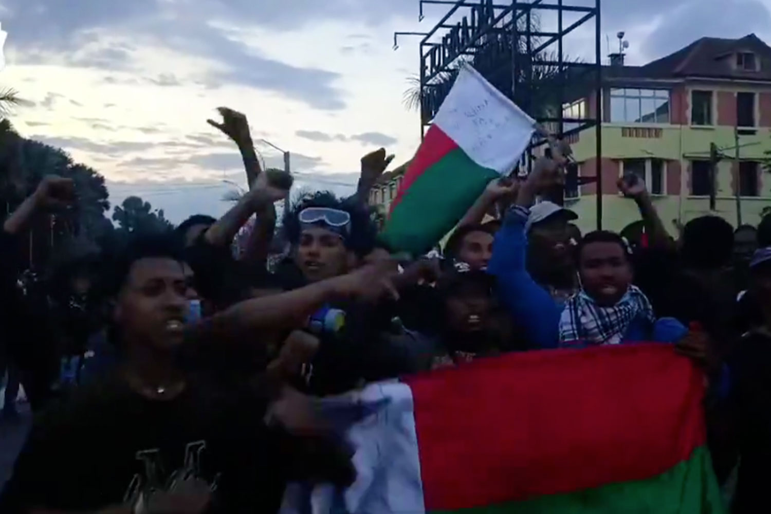 Foto: Generación Z prende fuego a una rebelión nacional en Madagascar/ Cortesía