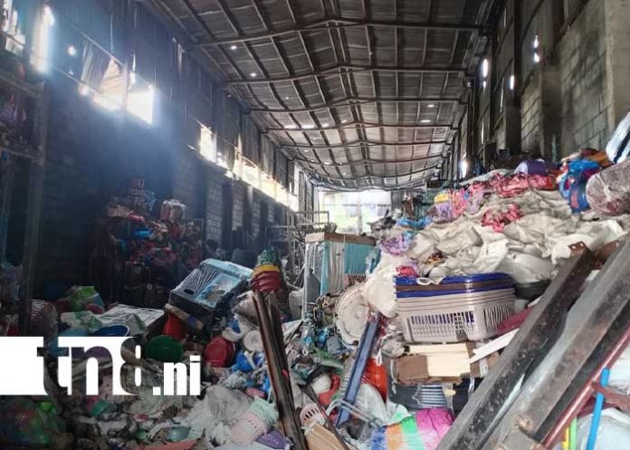 Foto: Grandes pérdidas por incendio en bodega del barrio Costa Rica, Managua / TN8 Foto: Grandes pérdidas por incendio en bodega del barrio Costa Rica, Managua / TN8