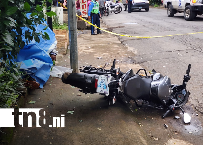 Foto: Joven motociclista pierde la vida tras fuerte impacto en La Curva, León /TN8