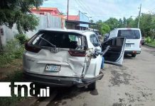 Foto: Accidente con microbús de Managua deja a mujer con lesiones / TN8