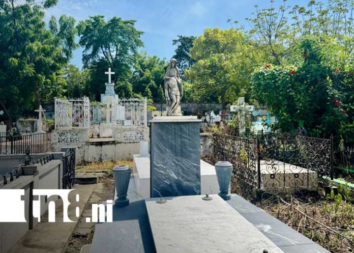 Foto: Limpieza de cementerios en Chinandega / TN8 Foto: Limpieza de cementerios en Chinandega / TN8