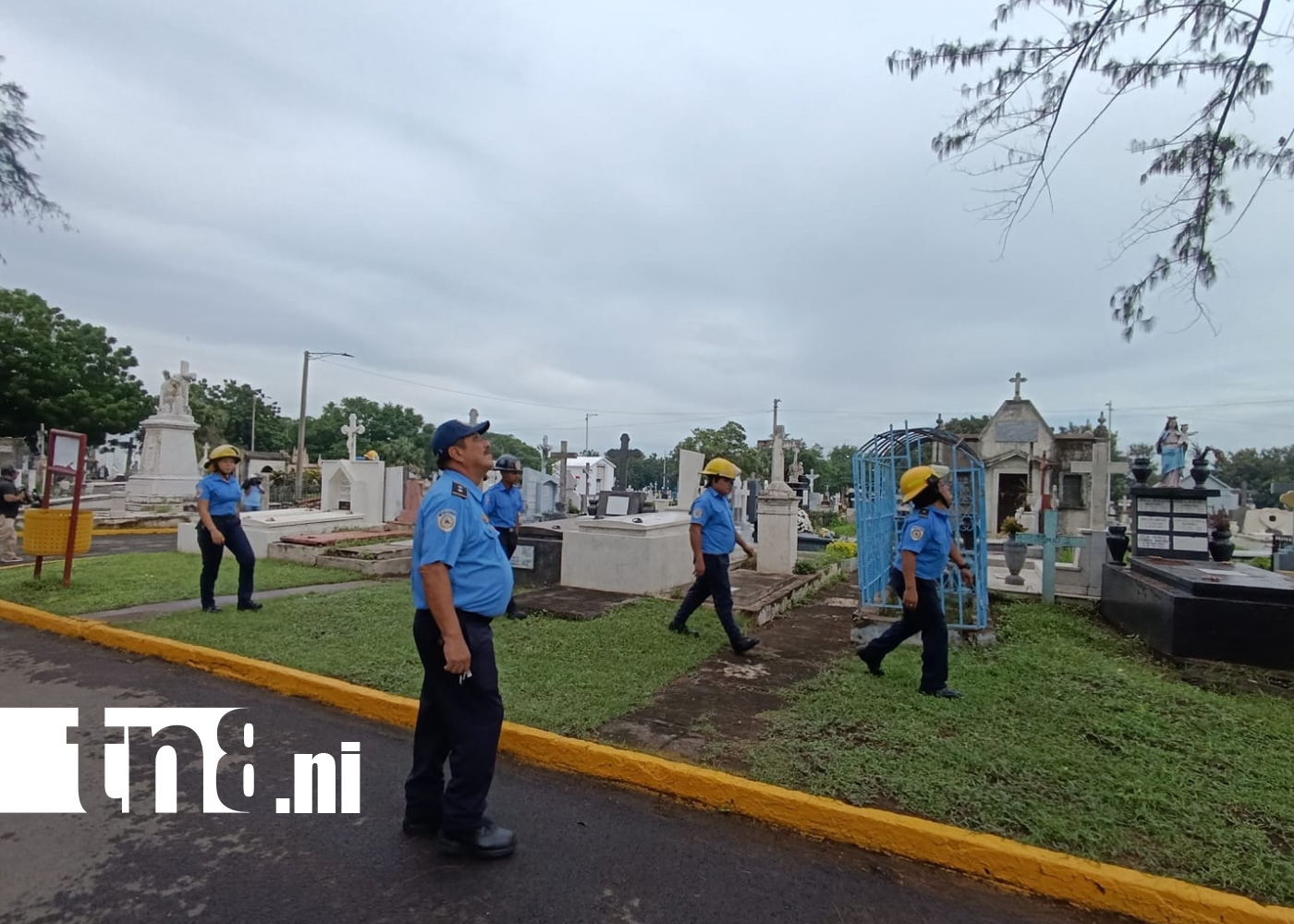 Foto: Bomberos activan plan de seguridad para Día de los Fieles Difuntos /TN8