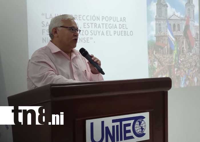 Foto: Charla magistral con el periodista Adolfo Pastrán desde UNITEC / TN8