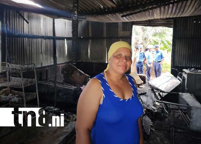 Foto: Fuego consume una vivienda en Los Brasiles / TN8