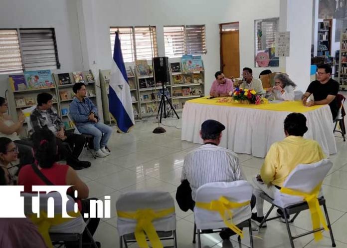 Foto: Poesía de Nicaragua y colombiana en intercambio cultural / TN8 Foto: Poesía de Nicaragua y colombiana en intercambio cultural / TN8