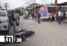 «Me dijo hasta de lo que me iba a morir»: Choque y polémica tras accidente en Estelí Foto: Accidente tenso en un barrio de Estelí con bus y moto / TN8