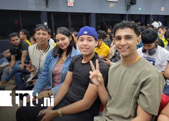 Foto: Encuentro de universitarios con RT En Español / TN8 Foto: Encuentro de universitarios con RT En Español / TN8