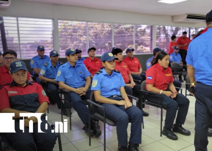 Foto: 26 bomberos fortalecen su preparación en incendios estructurales /TN8 Foto: 26 bomberos fortalecen su preparación en incendios estructurales /TN8