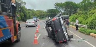 Foto: Vuelco de camioneta deja siete lesionados en carretera Catarina-Diriá, entre Masaya y Granada / TN8