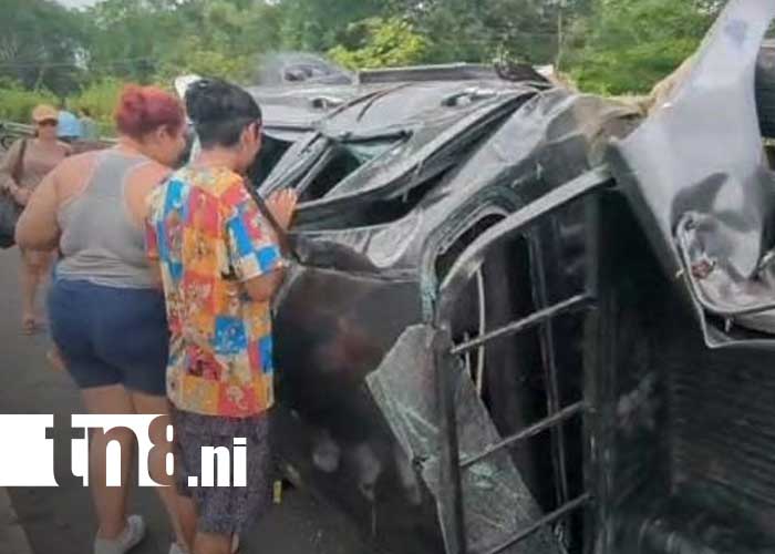 Foto: Vuelco de camioneta deja siete lesionados en carretera Catarina-Diriá, entre Masaya y Granada / TN8