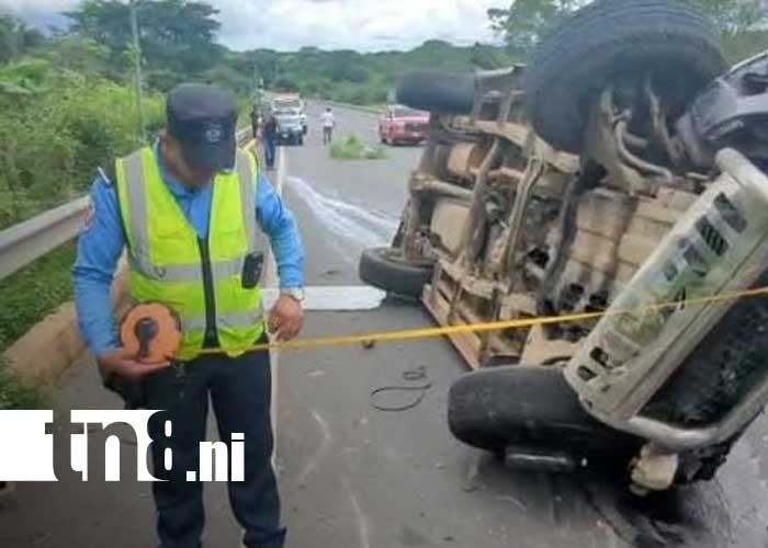 Foto: Vuelco de camioneta deja siete lesionados en carretera Catarina-Diriá, entre Masaya y Granada / TN8