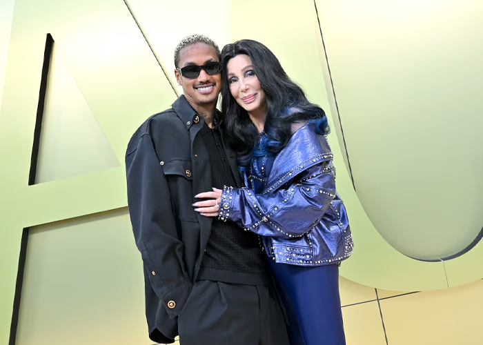 Foto: Cher y su joven amor desatan polémica en redes / Cortesía