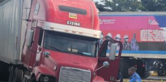 Foto: Choque entre un furgón y un carro dejó cuantiosas pérdidas materiales en Rivas/TN8