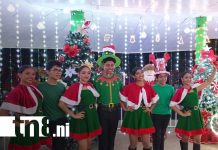 Foto: Encendido de luces navideñas llena de color parques de Carazo / TN8