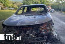 Familia hondureña salva su vida tras incendio de vehículo en El Tablón, Madriz Foto: Familia hondureña salva su vida tras incendio de vehículo en El Tablón, Madriz/TN8