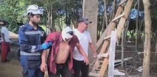 Foto: Vecinos auxilian a víctimas de accidente en La Estanzuela, Estelí / TN8