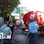 Pareja de adultos mayores escapan ilesos de incendio en el barrio Ducualí Foto: Bomberos Unidos controlan incendio en barrio Ducualí, Managua/ TN8