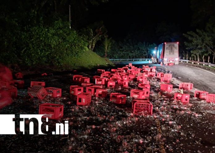 Foto: Cabezal pierde carga y hiere a tres, incluyendo un menor en Río Blanco / TN8