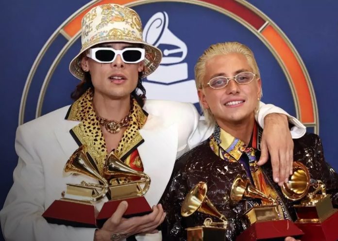Foto: Ca7riel & Paco Amoroso en los Latin Grammy /cortesía