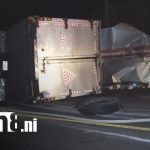 Camión vuelca en la temible Cucamonga y ocupantes resultan milagrosamente ilesos Foto: Camión vuelca en la temible Cucamonga y ocupantes resultan milagrosamente ilesos/TN8