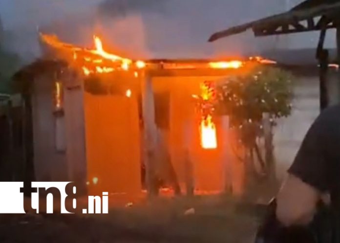 1 Foto: Hombre le pegó fuego a la casa de la suegra en El Rama tras discutir con su mujer/TN8