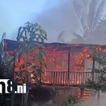 Foto: Caribe Norte en tensión: familiares reaccionan con fuego en viviendas/TN8