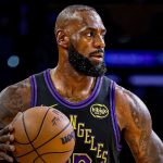LeBron hace historia en su temporada 23 y lidera triunfo de Lakers sobre Jazz Foto: LeBron y Doncic brillan en noche histórica para los Lakers/Cortesía