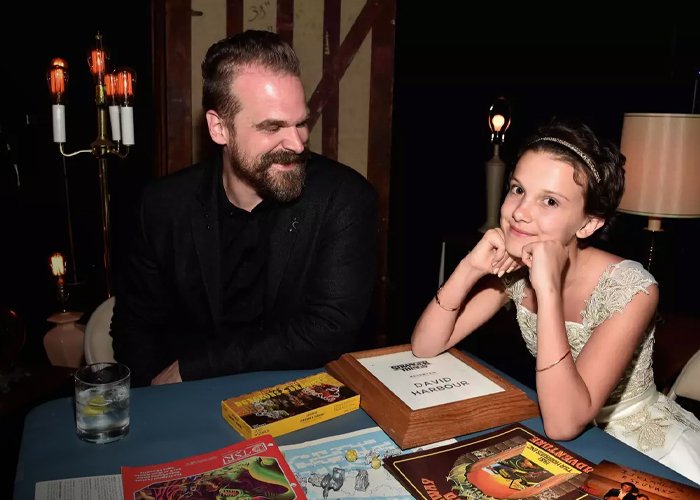 Foto: Millie Bobby Brown contra David Harbour /cortesía