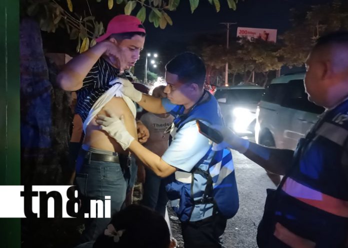 Foto: Motociclistas resultan lesionados tras ser impactados por un vehículo en Managua/TN8