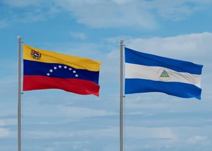 Foto: Venezuela Heroica: Nicolás Maduro recibiendo mensajes y reconocimientos/Cortesía Foto: Venezuela Heroica: Nicolás Maduro recibiendo mensajes y reconocimientos/Cortesía