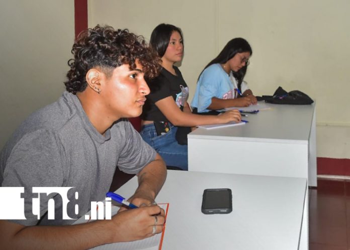 Foto: Academia Brian Wilson: conocimiento y nuevas oportunidades en León/TN8