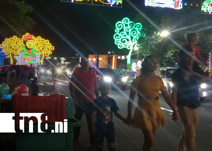 Foto: ¡Felices fiestas navideñas! Familias ya disfrutan de muchos espacios en Managua/TN8