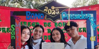 Foto: Nicaragua entrega más de 70 mil bonos presidenciales a bachilleres /Cortesía